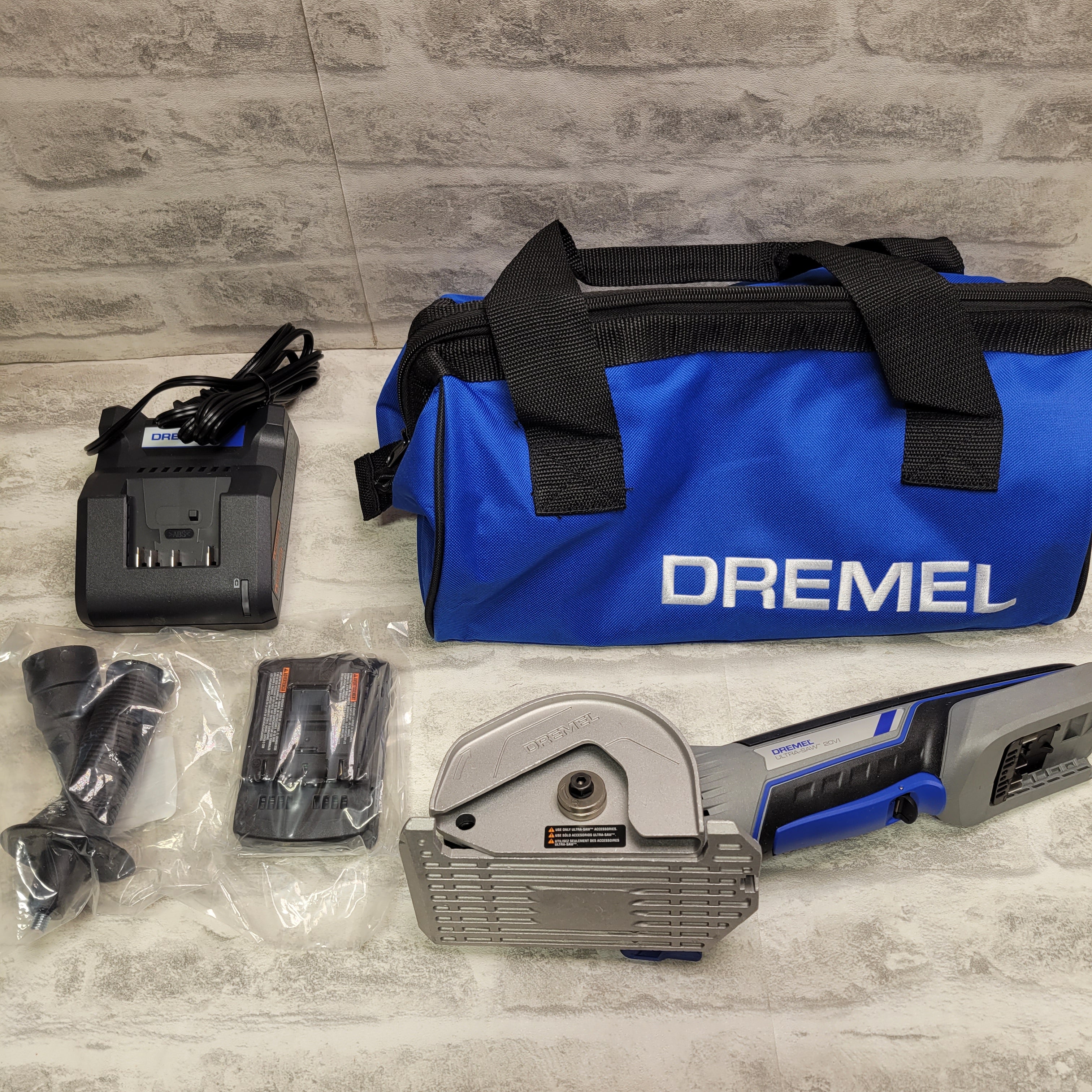Dremel US20V-01 Compact Circular Saw Tool Kit (7737142182126)